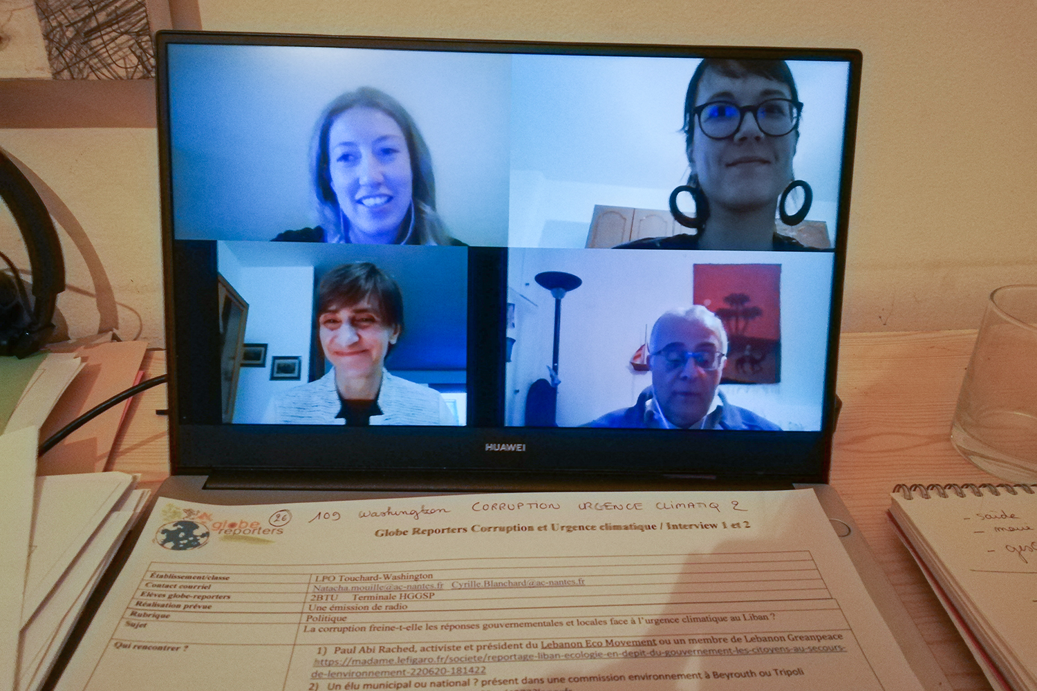 La visioconférence avec Béchir ODEIMI, Président de Cités Unies Liban et Directeur du Bureau Technique des Villes Libanaises et Houda ODEIMI, Responsable du développement et de la coordination, en présence de Sarah ARBEZ, chargée de projets © Globe Reporters