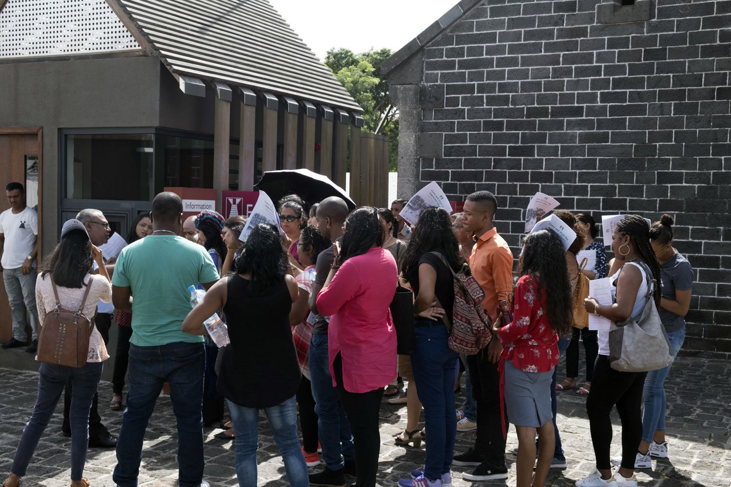 En période scolaire, beaucoup de classes venues en sortie pédagogique.