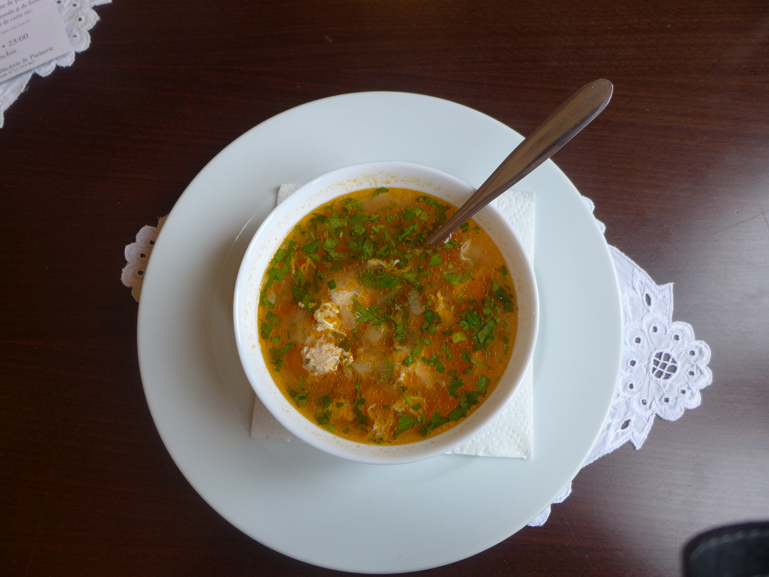 La ciorba de perisoare, une soupe de boulettes de viande