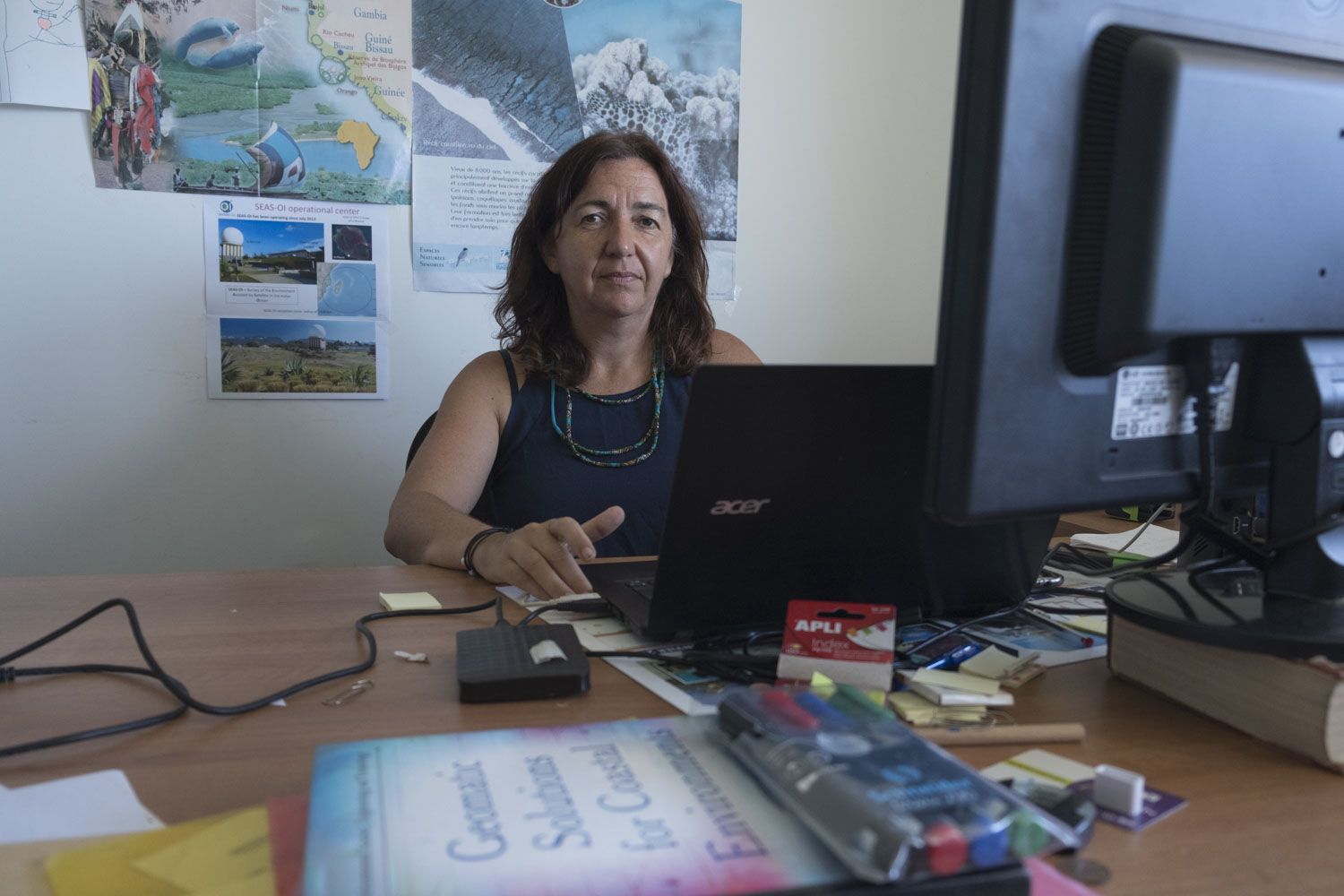 Gwenaëlle PENNOBER dans son bureau à l’Université de Saint-Denis. 