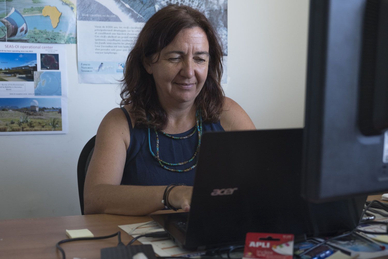 Gwenaëlle PENNOBER dans son bureau à l’Université de Saint-Denis. 