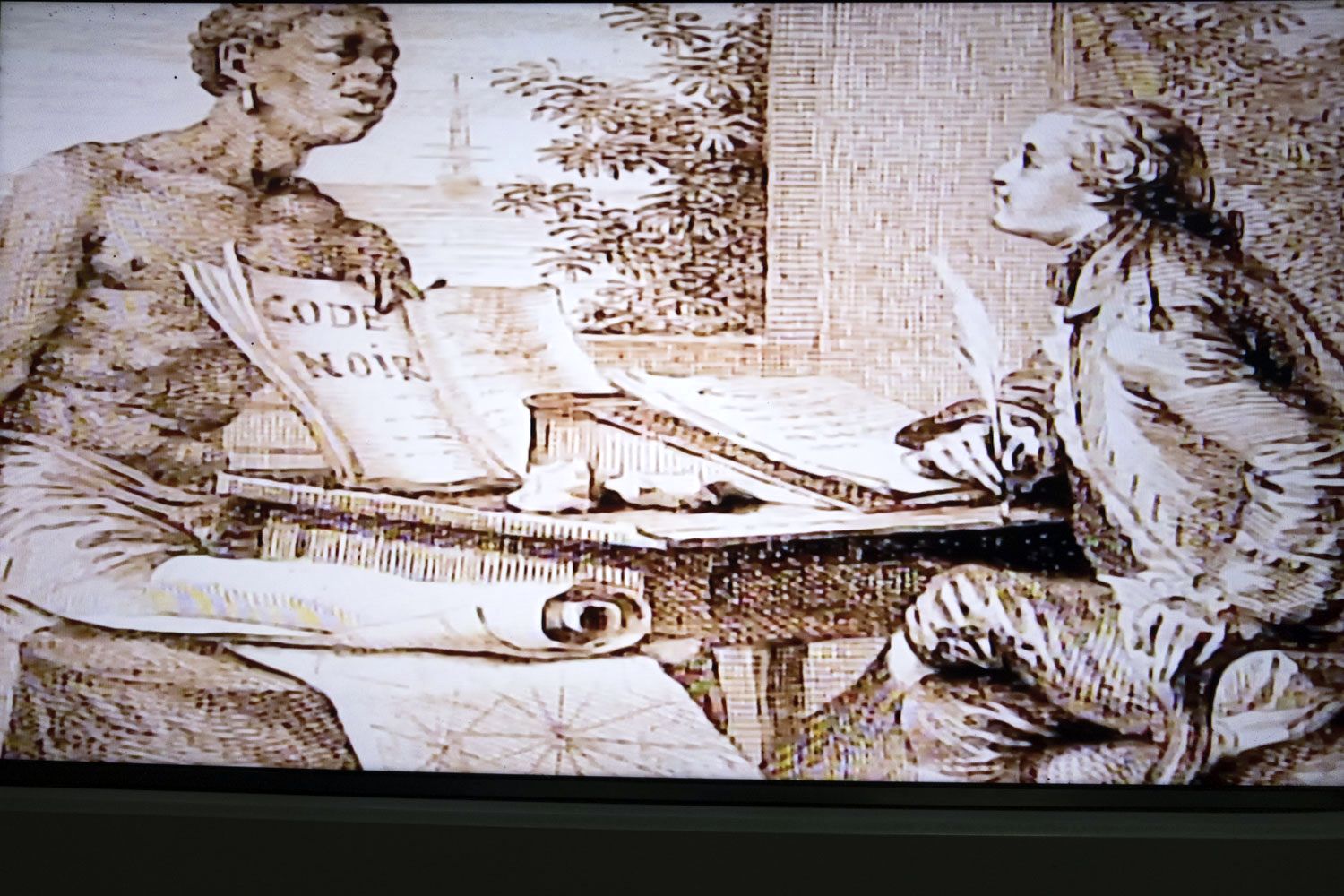 Le Code noir est un recueil d’une soixantaine d’articles qui a été publié en plusieurs fois en 1685. Il rassemble toutes les dispositions réglant la vie des esclaves noirs dans les colonies françaises.