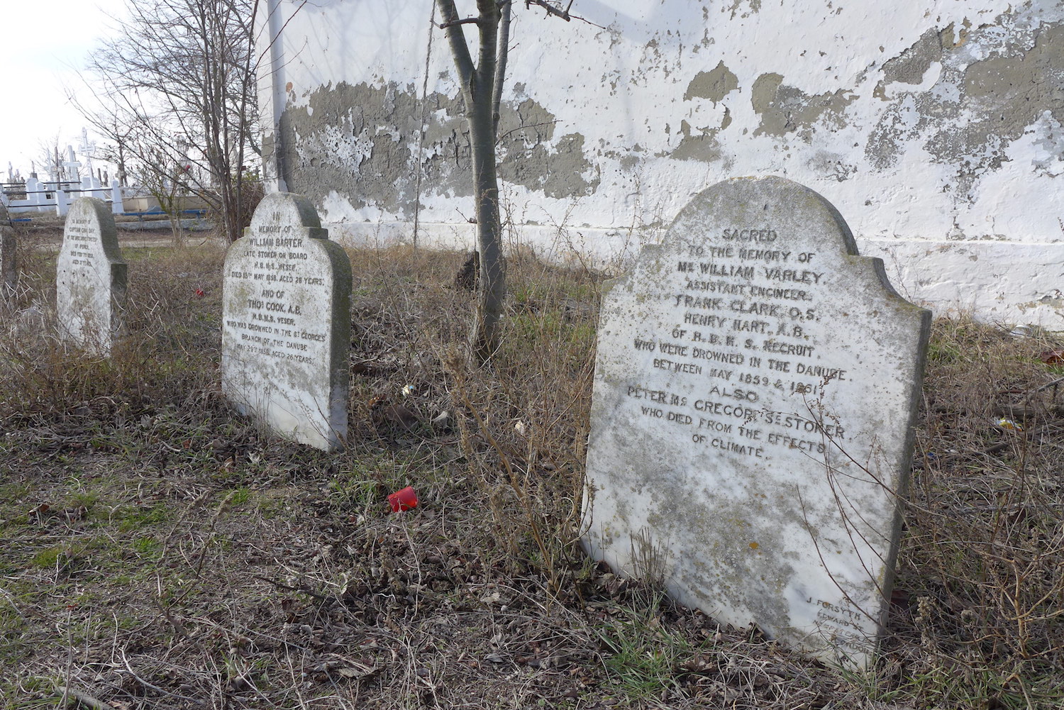 Tombes anglaises dans le cimetière cosmopolite. 