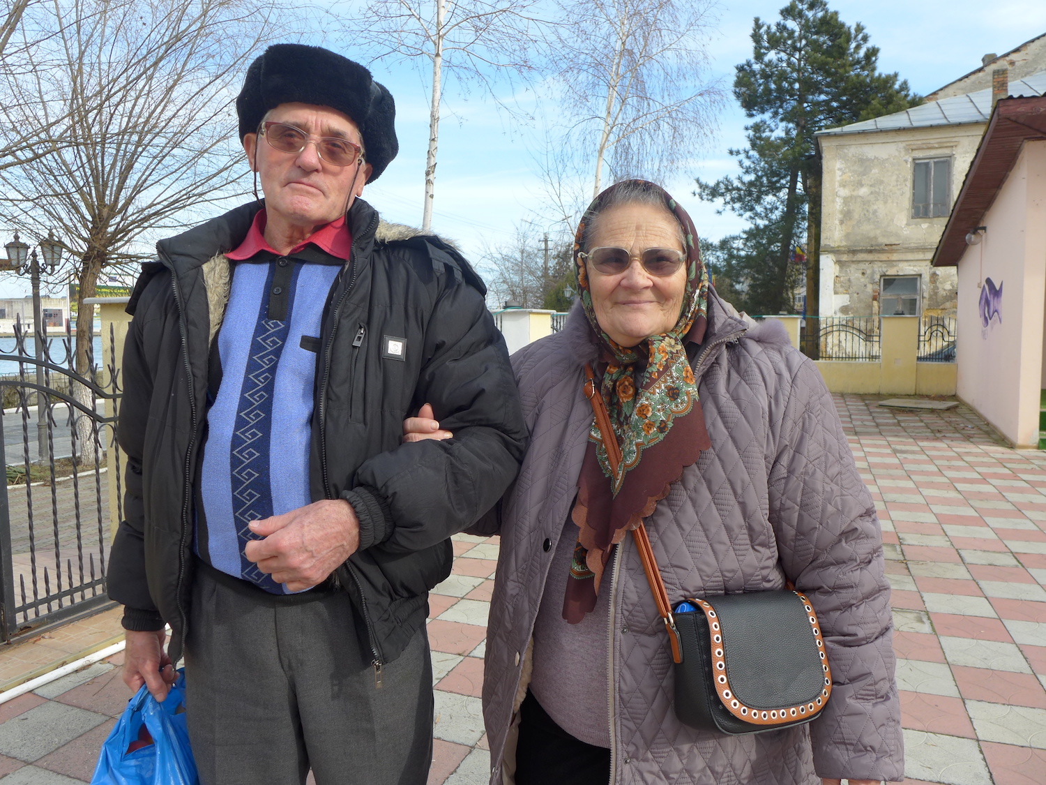 Au retour dans le centre de Sulina, je recroise Olga et son mari Ion.