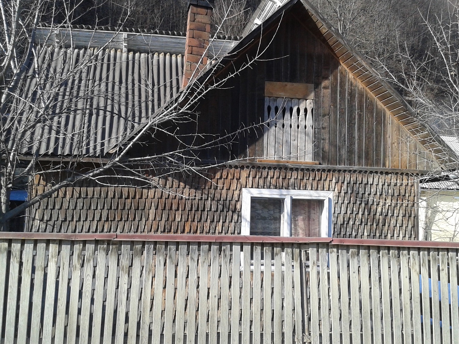 Beaucoup de maisons aussi sont en bois, dans cette région.