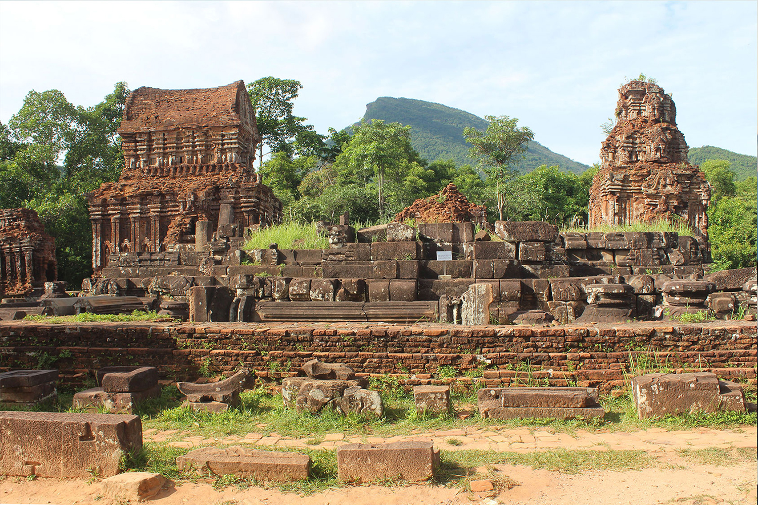 Le site de My Son s’est développé du IVe au XIIIe siècle de notre ère. Il fut la capitale religieuse et politique du royaume de Champa. Lieu unique en Asie-du-sud-est, il est très prisé des touristes. ©creative commons CC0