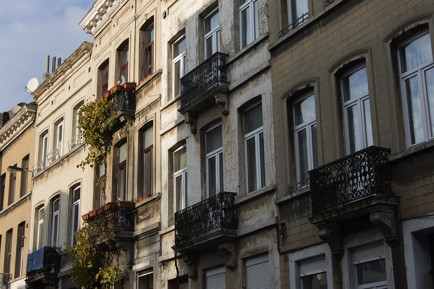 Des façades des maisons du quartier Saint-Josse