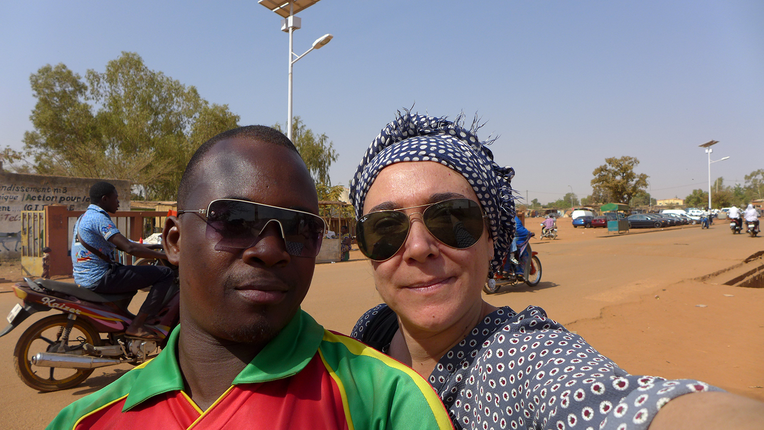 Soumaila et Tatiana, prêts à parcourir les rues de Ouaga pour les globe-reporters en 2017 © Globe Reporters