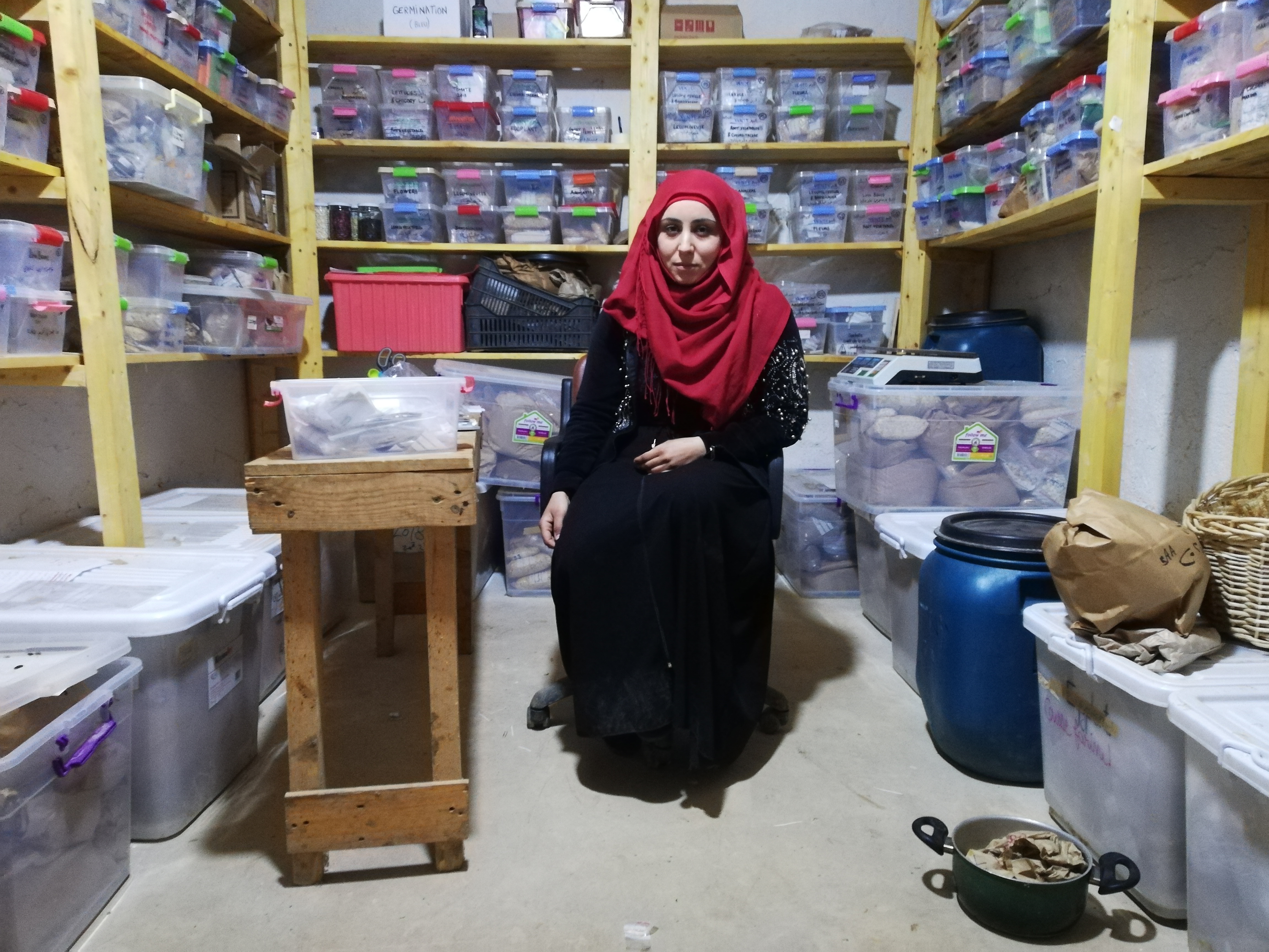 Portrait de Fayka KHLEIF, dans la maison des semences © Globe Reporters