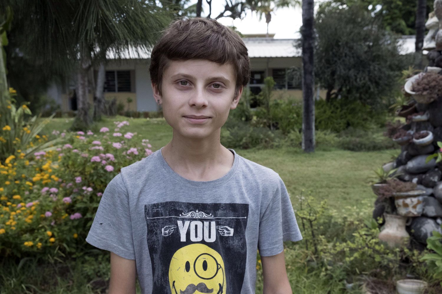 Maël FONTAINE a 17 ans. Malgré sa maladie, Maël est scolarisé au lycée agricole de Saint-Joseph où il suit sa formation avec courage et détermination.