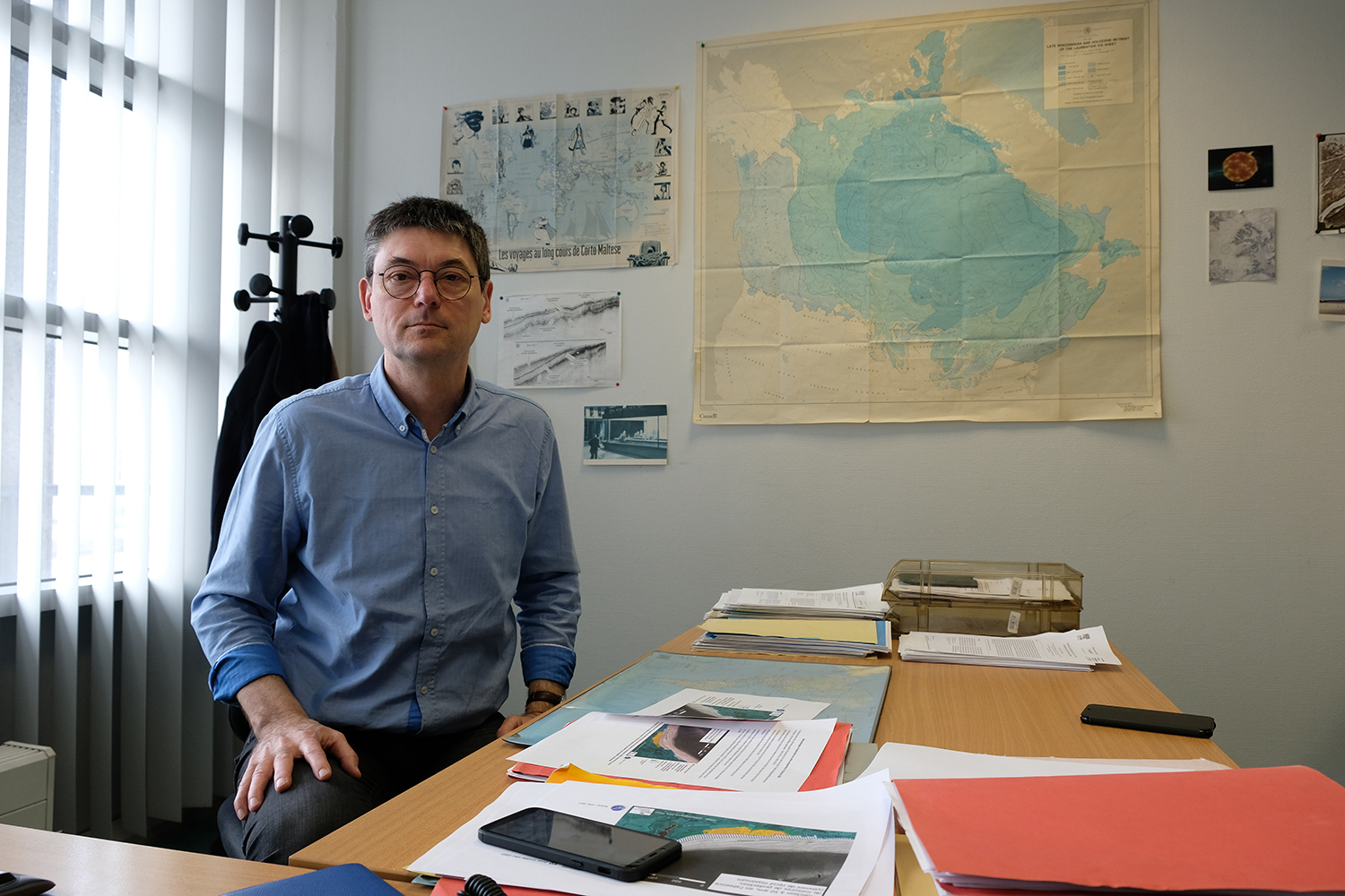 Arnaud HEQUETTE dans son bureau. 