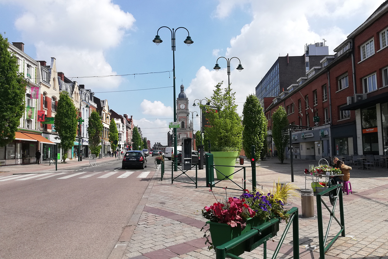 Un lundi matin au calme dans le centre-ville de Lens.