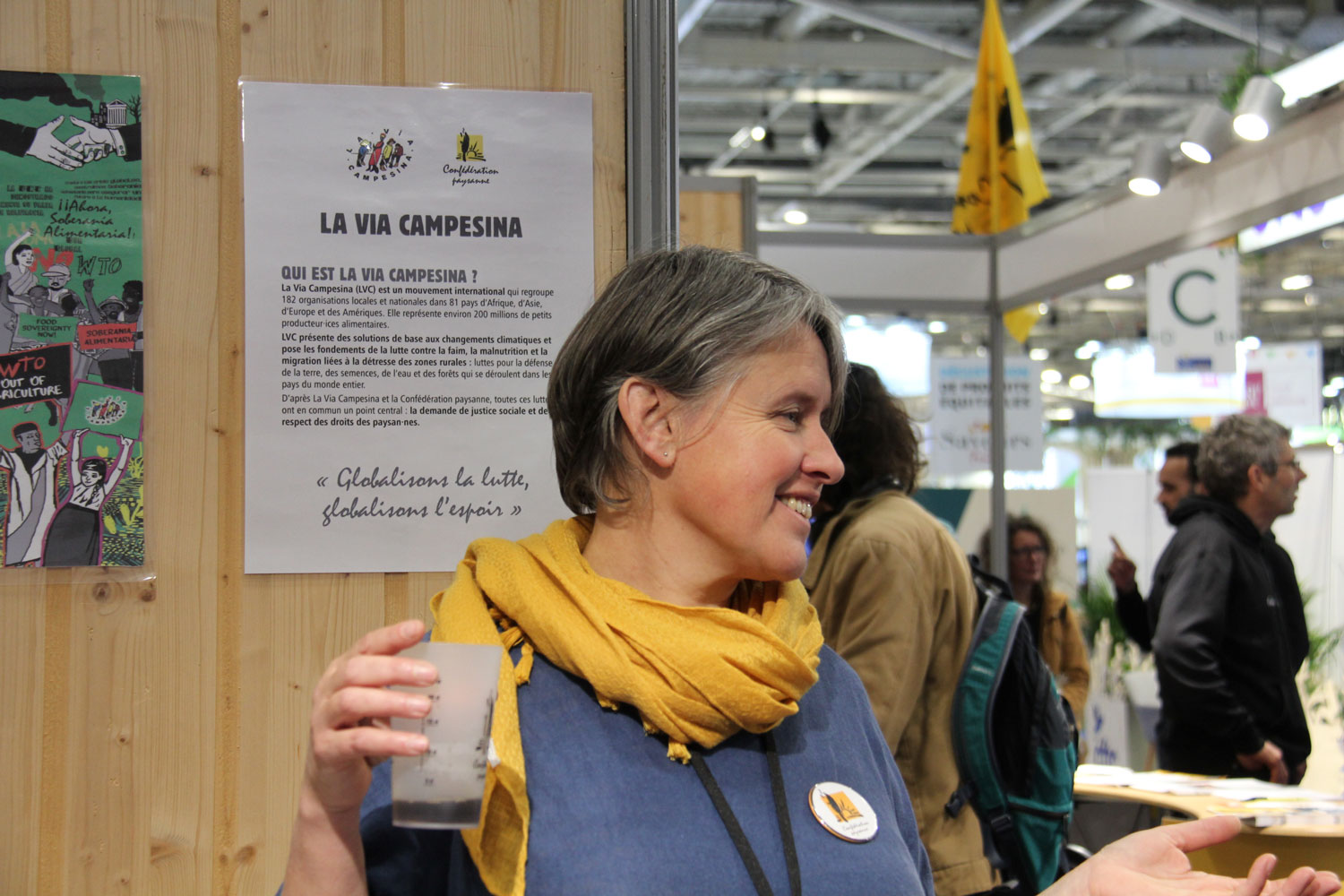 Laurence MARENDOLA sur le stand du syndicat La confédération paysanne © Globe Reporters