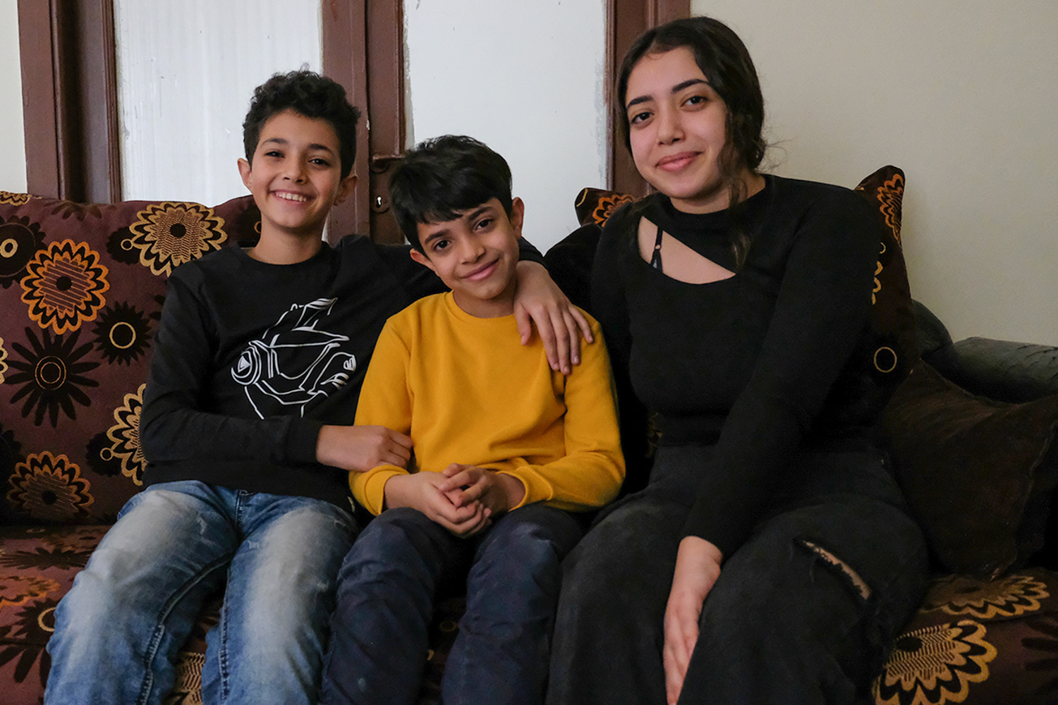 Mayssam, à droite, est la grande soeur de Mohammad Nour, Moayed chez qui notre envoyée spéciale est invitée à déjeuner  © Globe Reporters