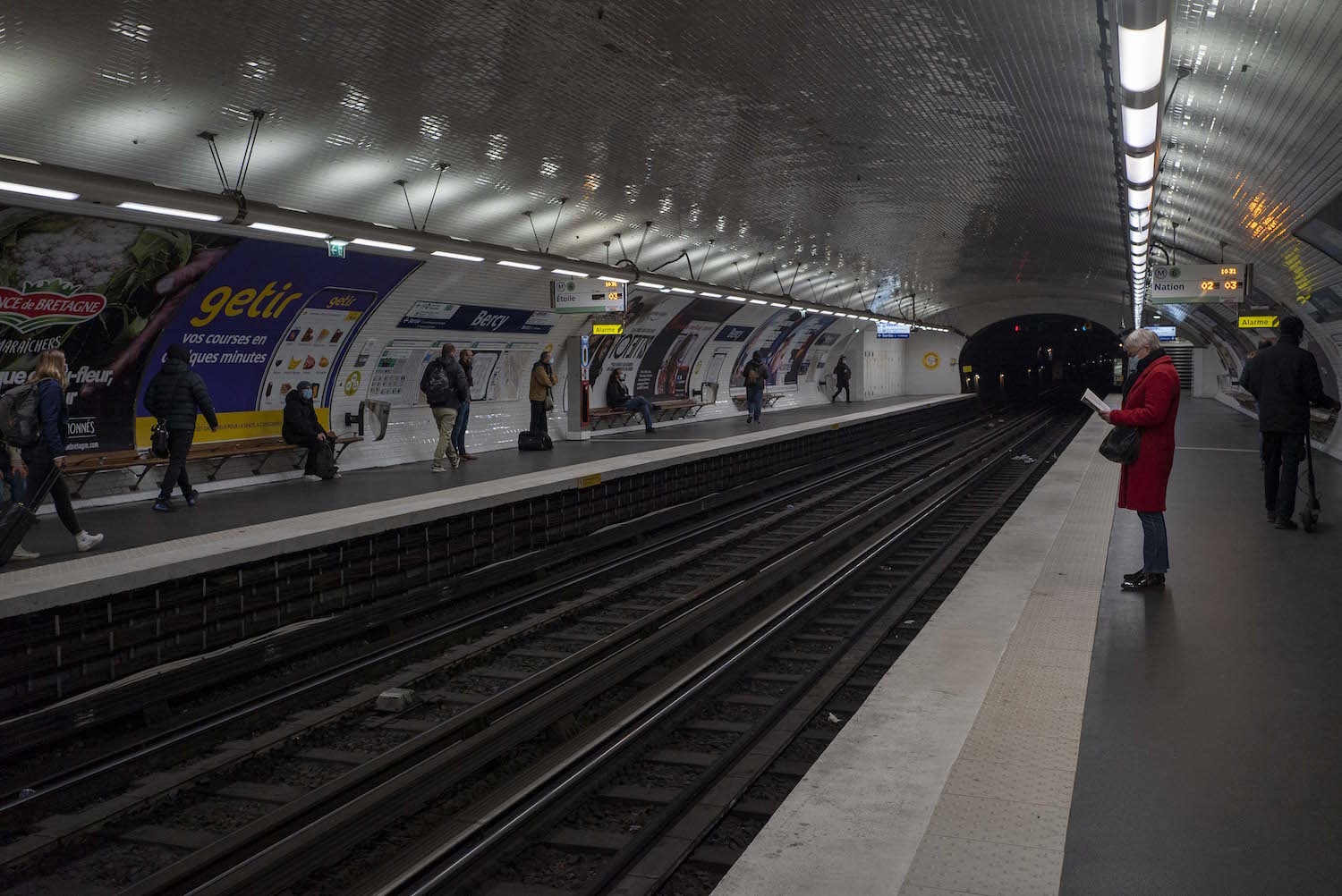 Pour se rendre à l’interview, notre envoyée spéciale doit prendre le métro. © Globe Reporters