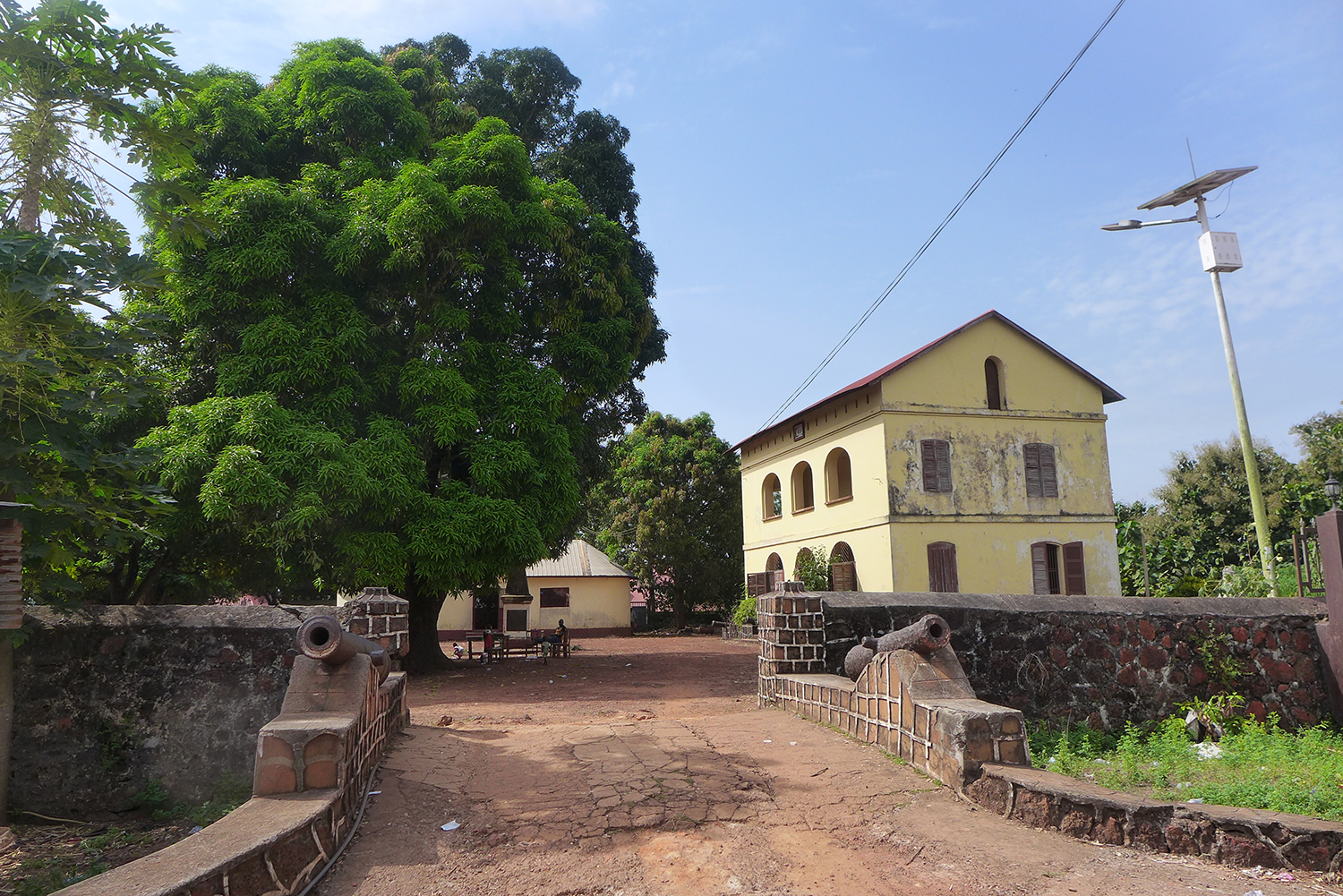 L’entrée du fortin de Boké.