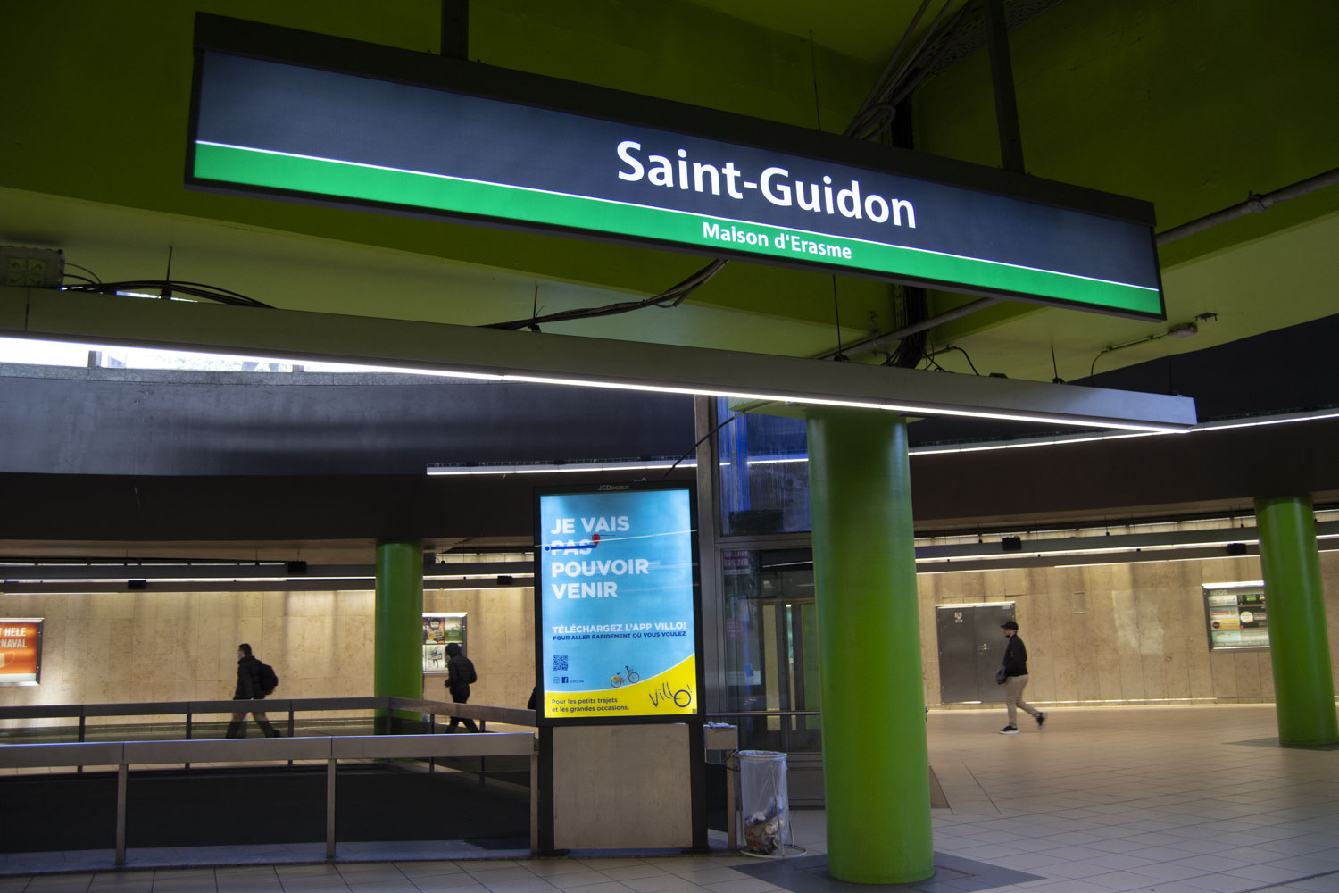 Arrivée de notre correspondante à la station de métro Saint-Guidon, à Anderlecht © Globe Reporters