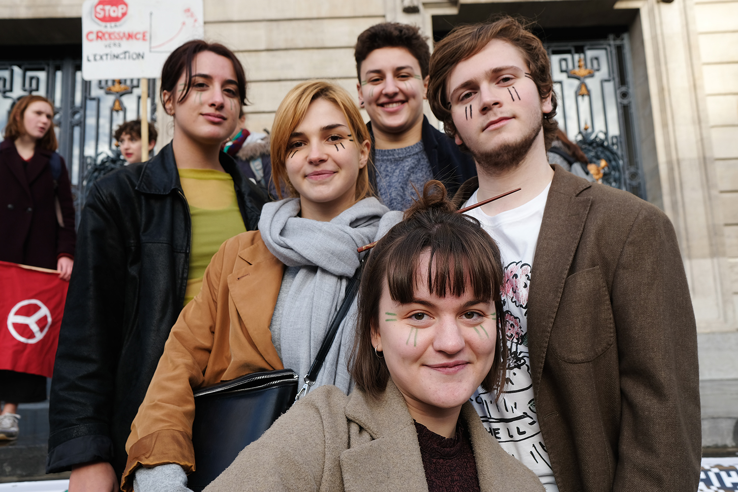 Gaultier, Agathe, Victoire et Salomé sont étudiants à Lille, dans le nord de la France. Gaultier est membre du mouvement Youth for Climate et il a motivé ses amies pour participer à une marche pour climat en novembre 2019 © Globe Reporters