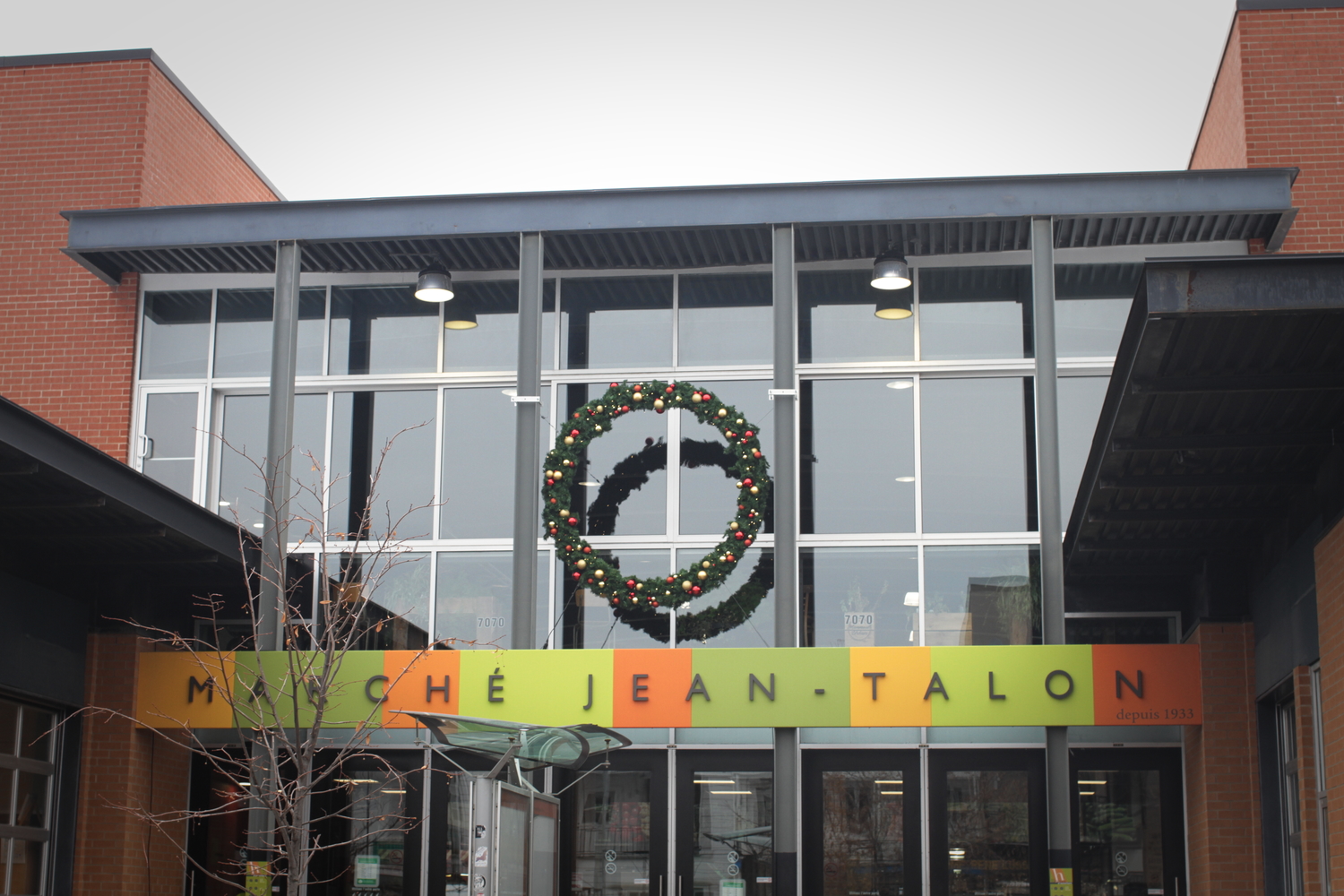 Entrée du marché Jean TALON.