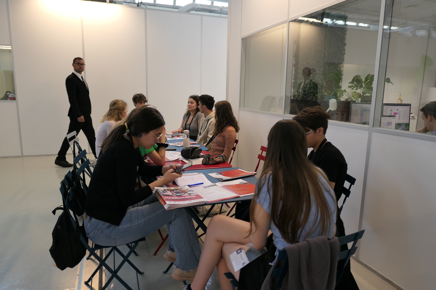 Les globe-reporters belges, roumains, turcs et français se retrouvent aux Assises du Journalisme de Tours de bon matin © Globe Reporters