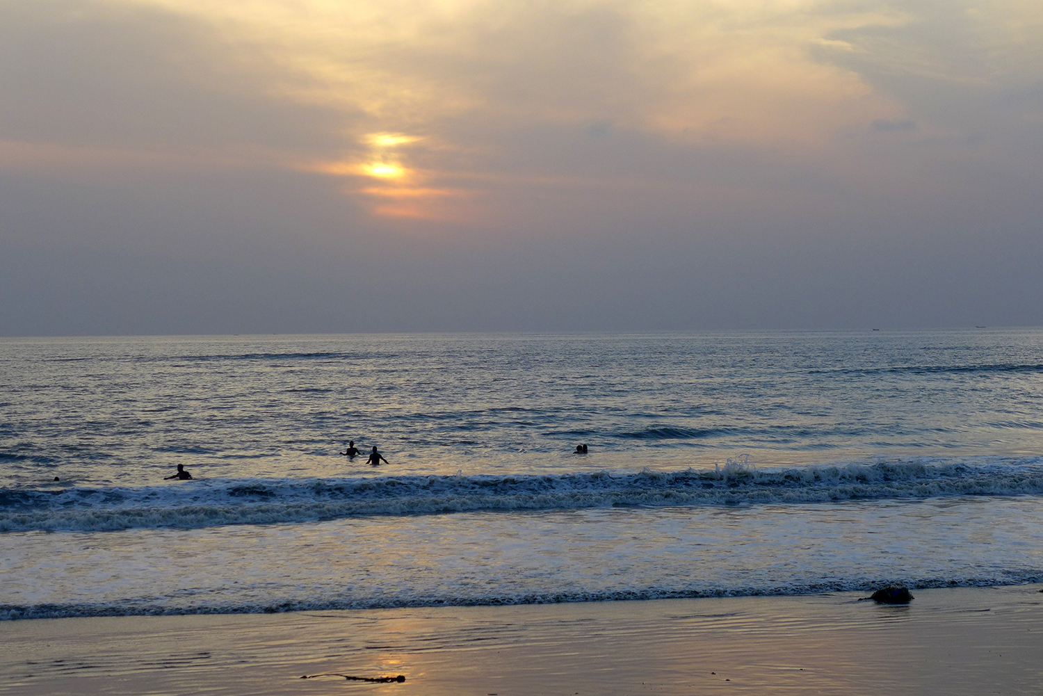 Coucher de soleil sur la plage de Bel Air.