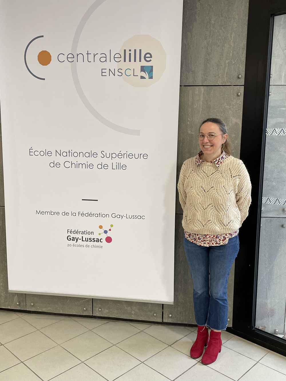 Sophie DUQUESNE est professeure des universités à l’École Centrale de Lille. Elle a accueilli notre envoyé spécial sur son lieu de travail. © Globe Reporters