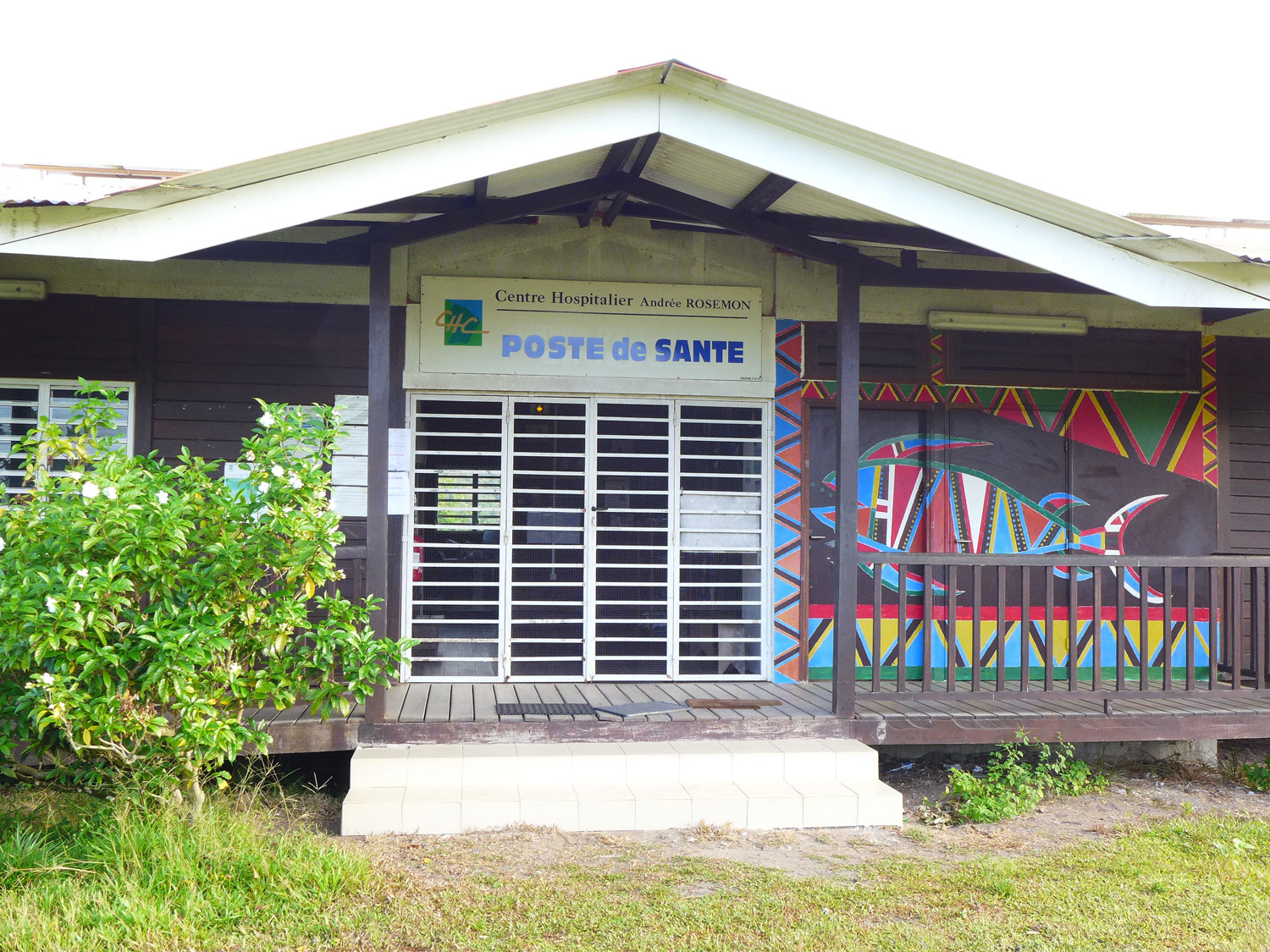 Le poste de santé du village de Taluen.