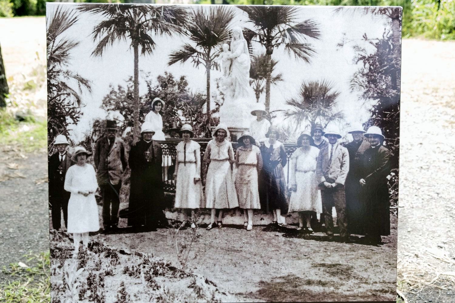 Les derniers occupants de la maison, les descendants de la famille DESBASSAYNS-VILLELE. La maison a été habitée jusqu’en 1927.