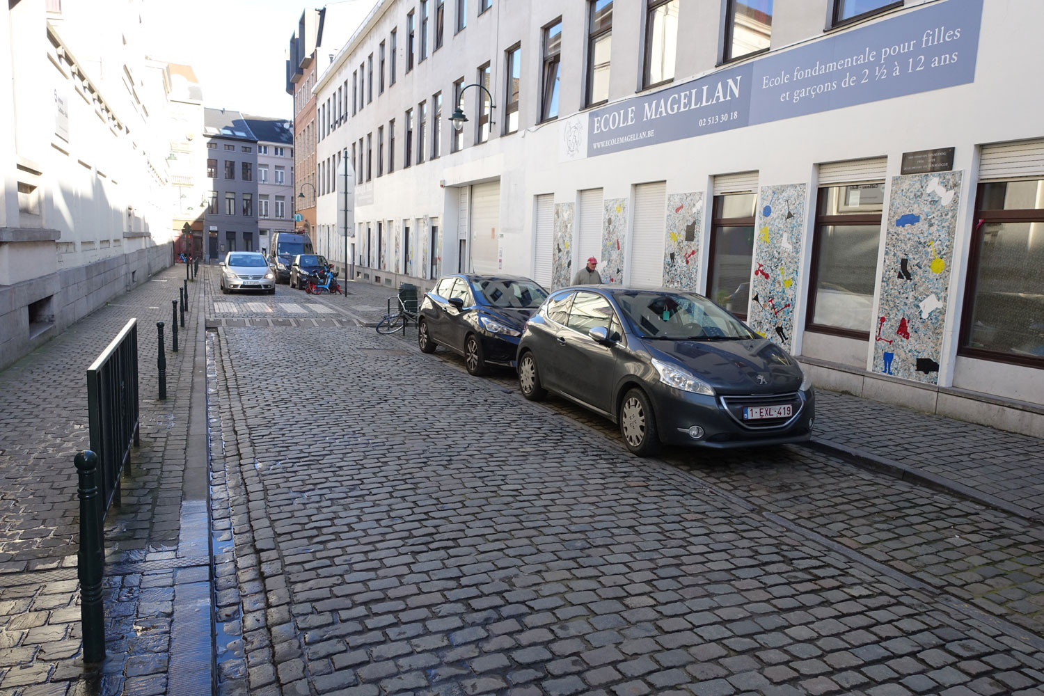 Dans ce quartier populaire, les rues y sont petites et souvent pavées © Globe Reporters