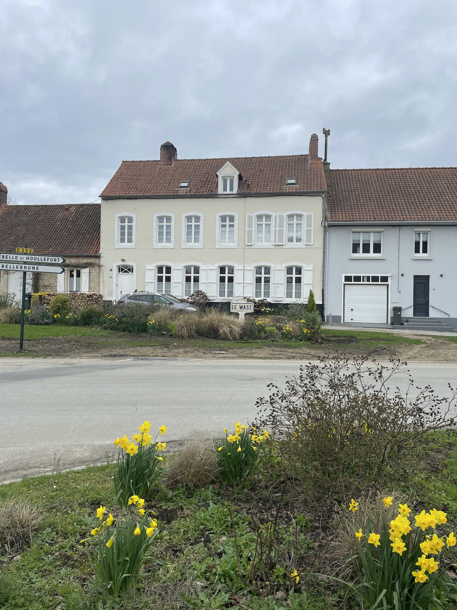 Le village Le Wast accueille la Maison du Parc naturel régional. © Globe Reporters