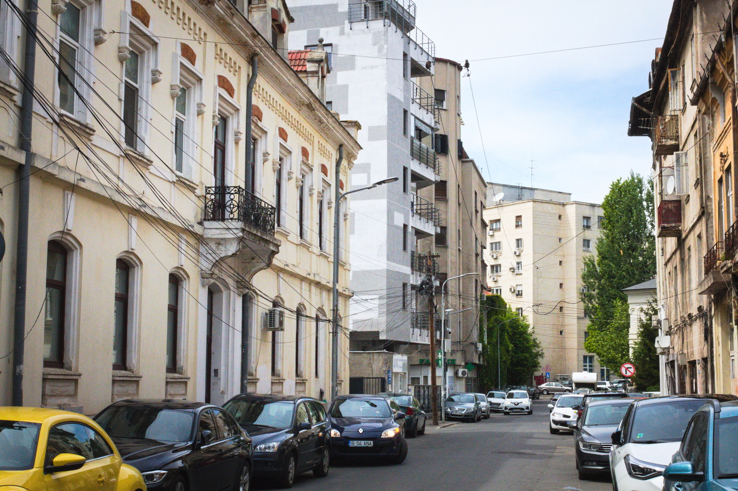 La rue de Sfintii Apostoli, où se situe le théâtre Unteatru © Globe Reporters