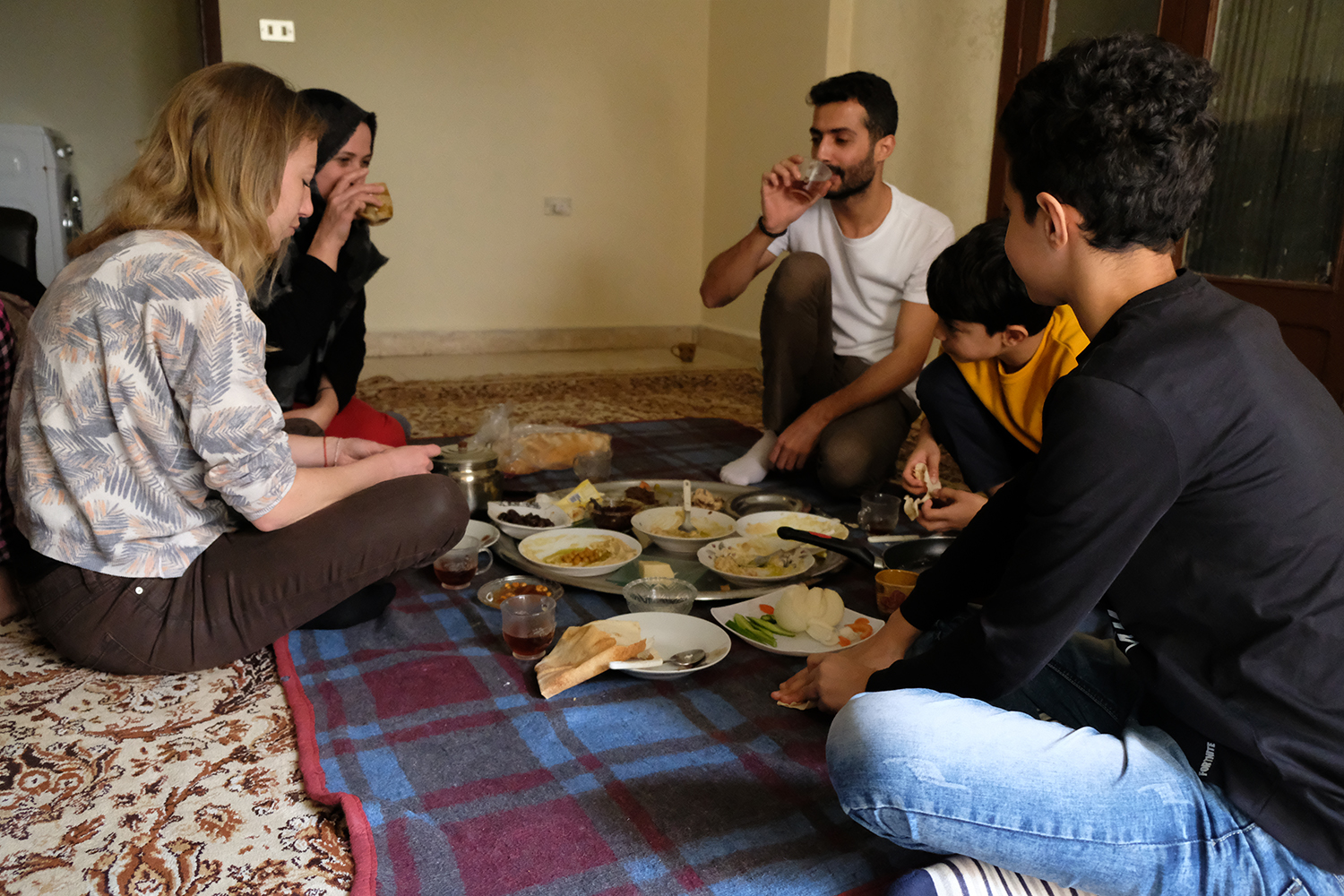 L’interview se termine autour d’un bon petit-déjeuner ! © Globe Reporters