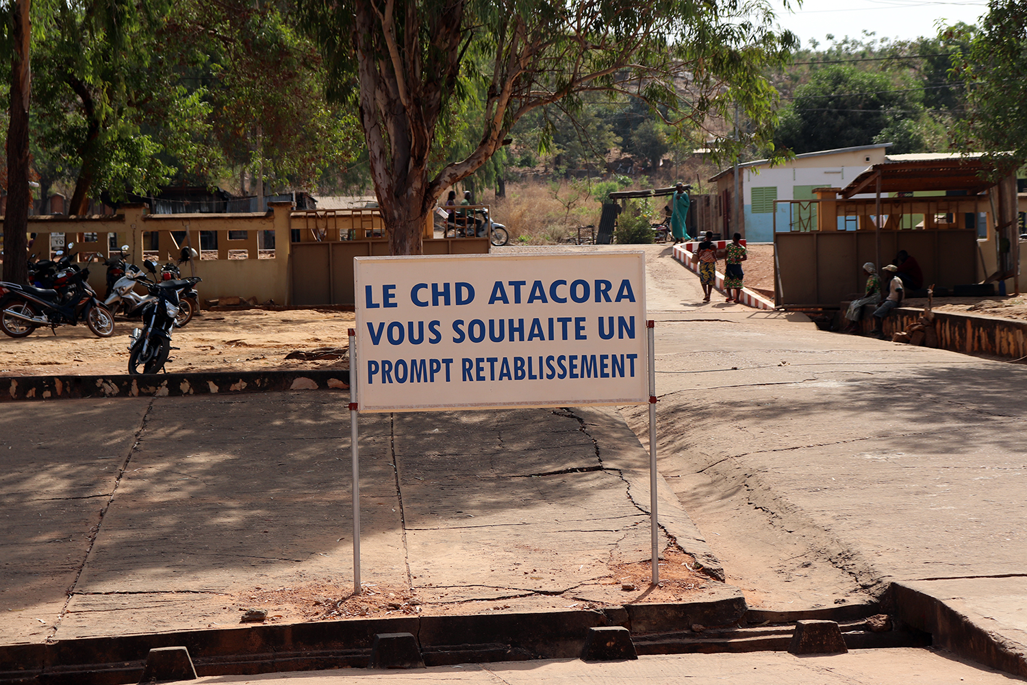 Cet hôpital reçoit des gens de tout le département de l’Atakora, au nord-ouest du pays. 