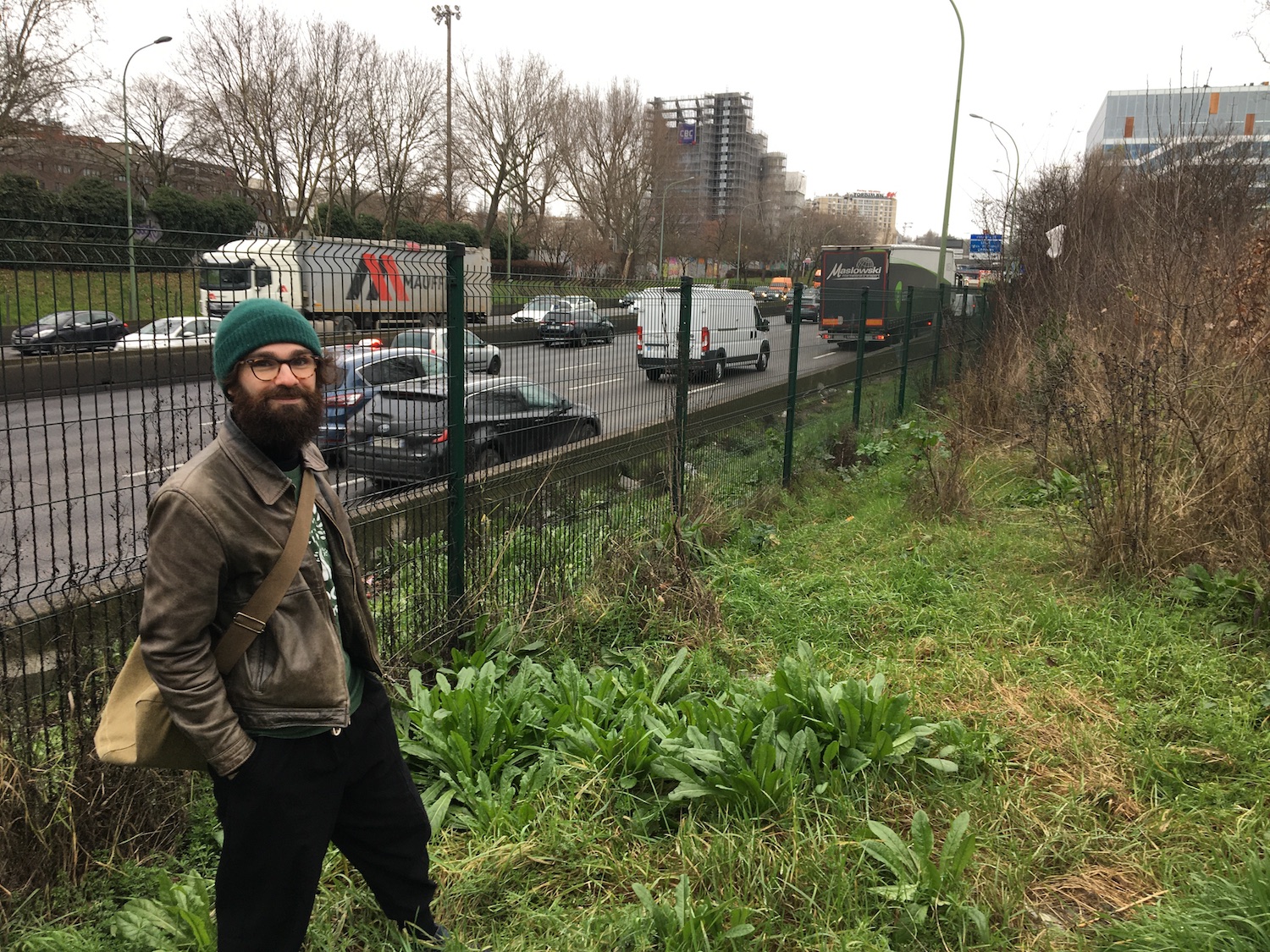 Damien SARACENI sur la parcelle plantée en 2016 © Globe Reporters