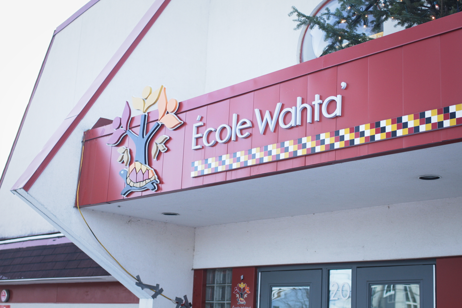 Entrée de l’école Wahta’.