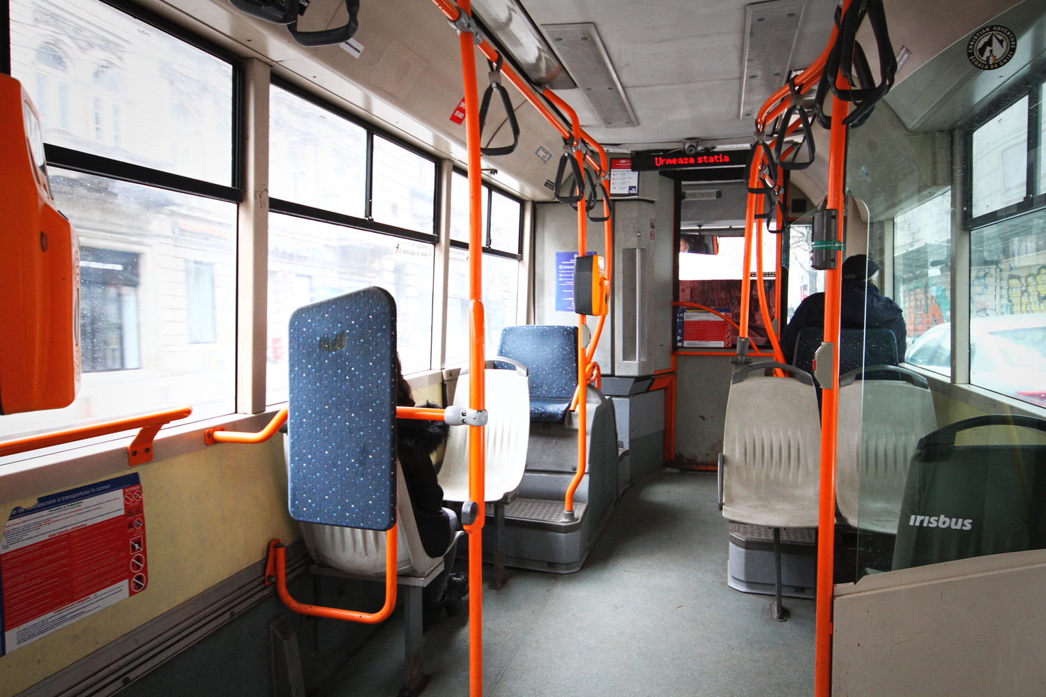 L’intérieur d’un bus bucarestois © Globe Reporters