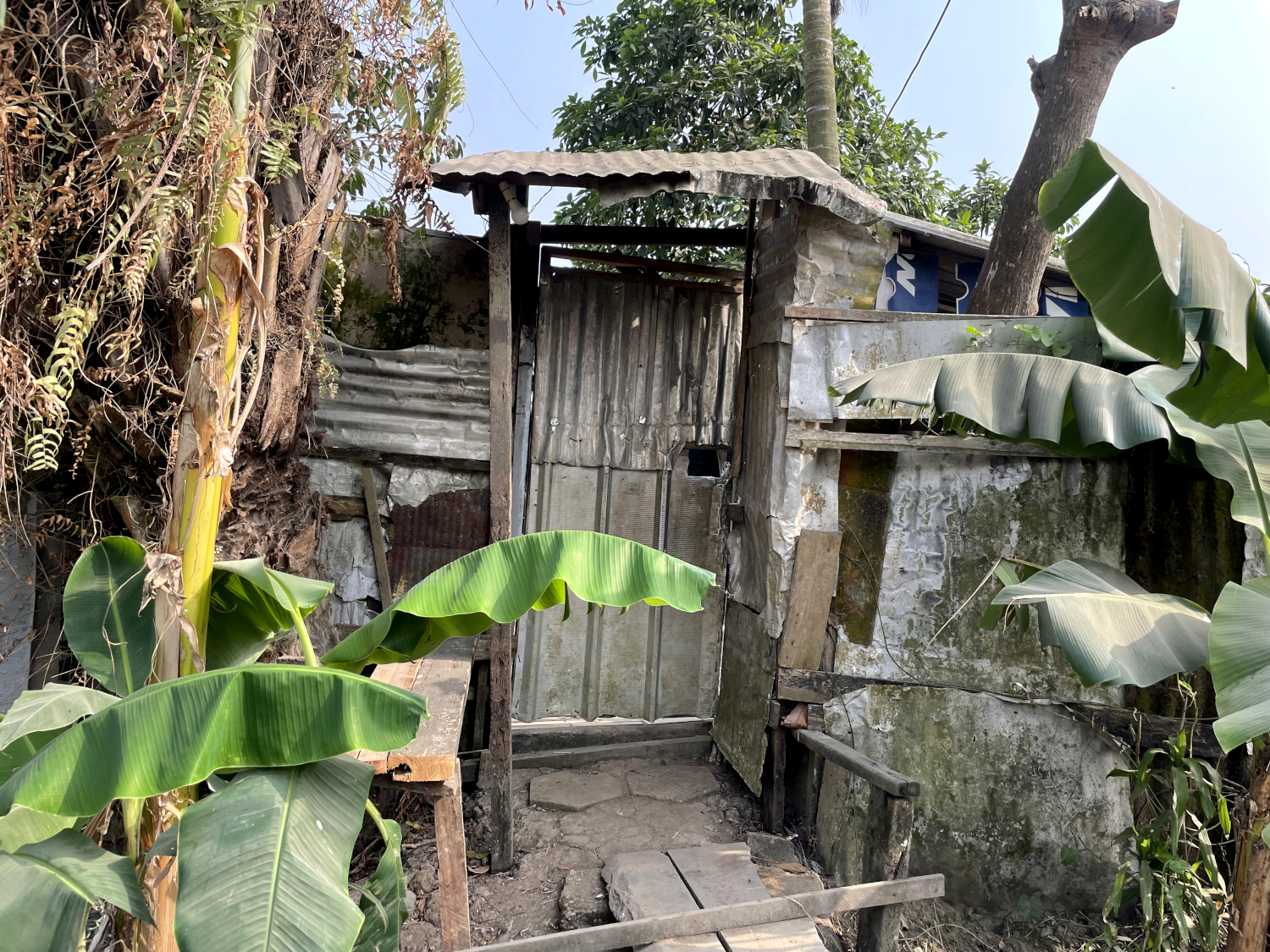 L’entrée de la maison d’Étienne et Marguerite (ils ne voulaient pas que l’on photographie à l’intérieur) © Globe Reporters