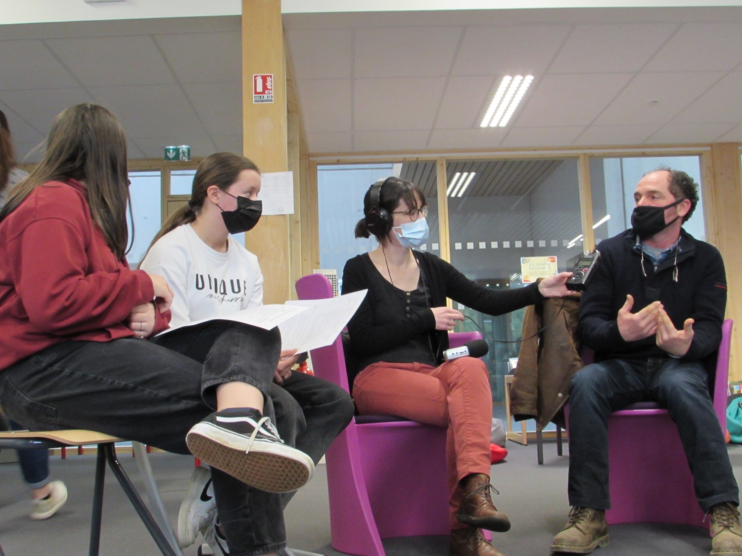 Pendant l’interview, au CDI, sous le feu des questions des globe-reporters © Globe Reporters