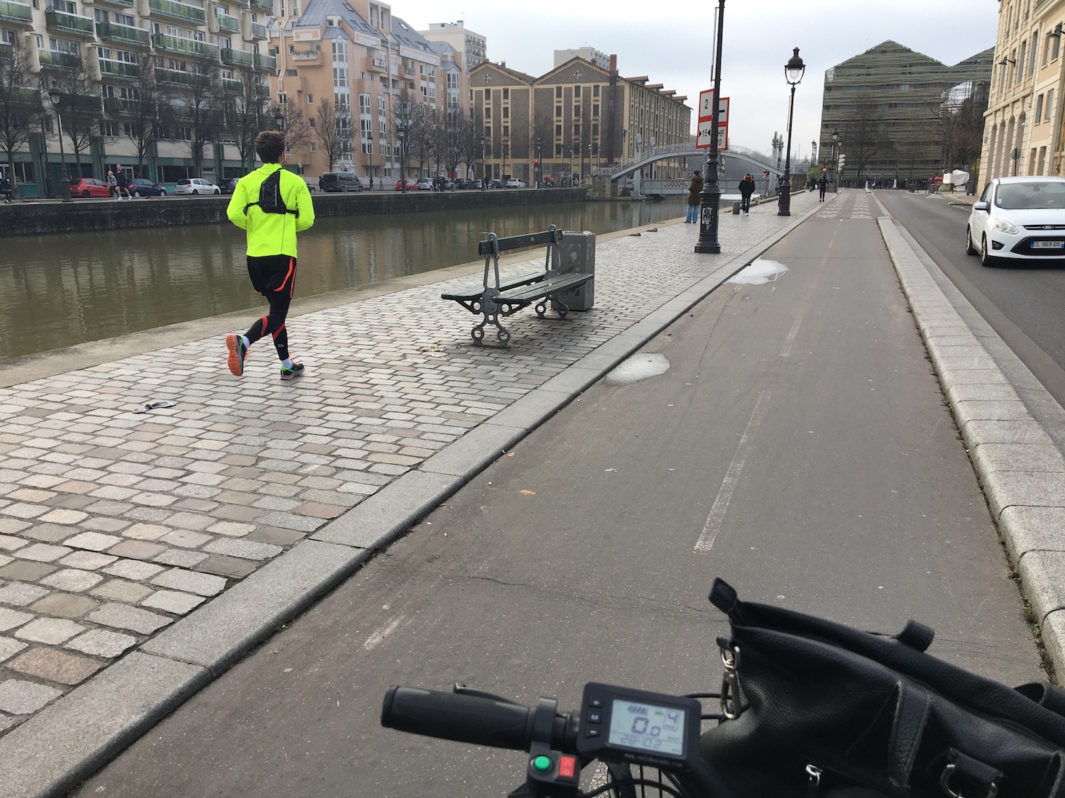 Le quai de l’Oise, le long du canal de l’Ourcq © Globe Reporters