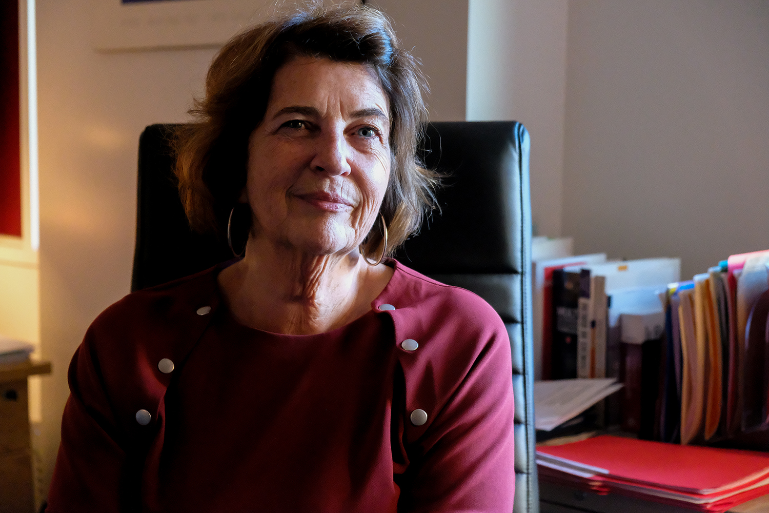 Portrait de Reine PINSONNEAULT après son interview dans son bureau du département de linguistique de l’université de Montréal (UQAM) © Globe Reporters