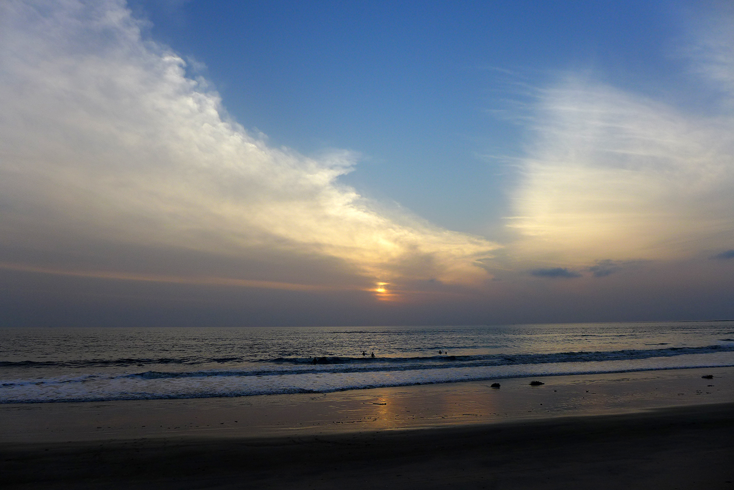 Coucher de soleil sur la plage de Bel Air.