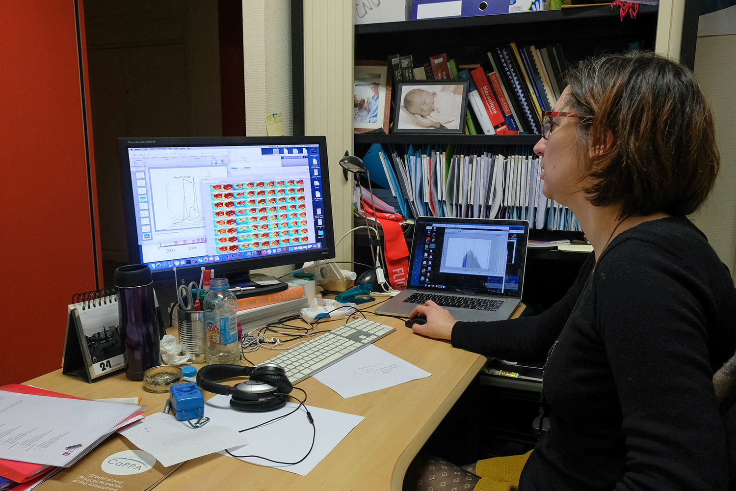 Elle reçoit Sidonie dans son bureau situé dans le bâtiment de l’UFR de physique, sur le campus Cité Scientifique à Villeneuve-d’Ascq. 