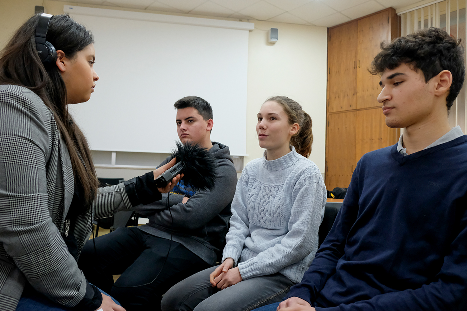 Le sujet les intéresse particulièrement, car Nadia et Ayline sont elles-mêmes éco-déléguées au lycée Jules Mousseron à Denain.