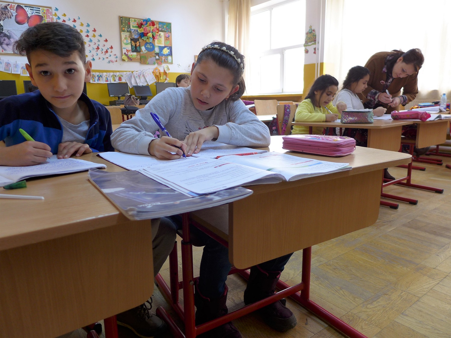 Quand les cours sont terminés, les enfants qui sont inscrits au centre restent pour faire leurs devoirs et différentes activités.