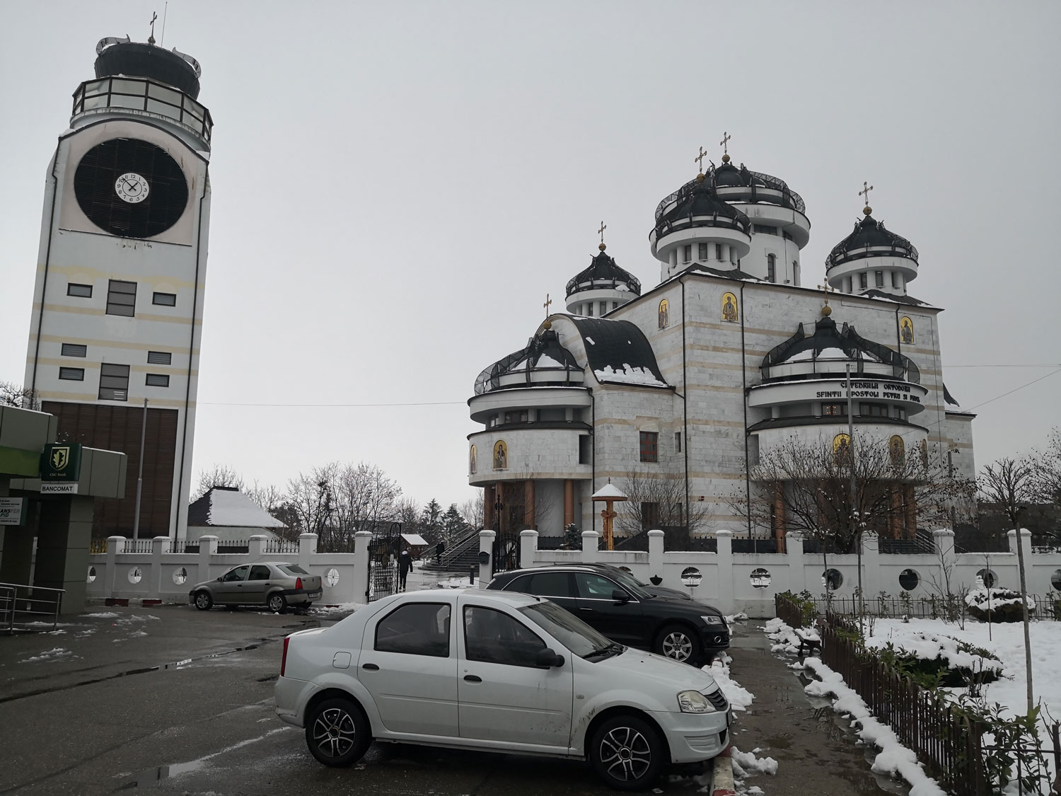 L’imposante cathédrale orthodoxe de Mioveni © Globe Reporters