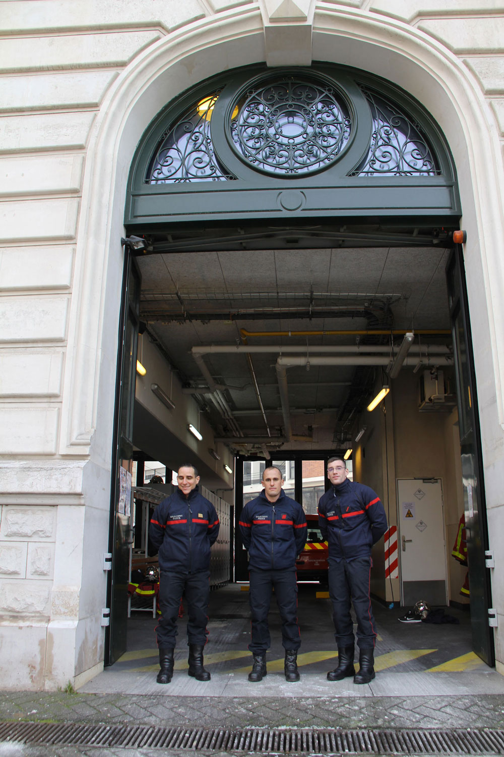 Le bâtiment extérieur date de 1901, en revanche un immeuble neuf abrite le gymnase et les habitations des pompiers © Globe Reporters