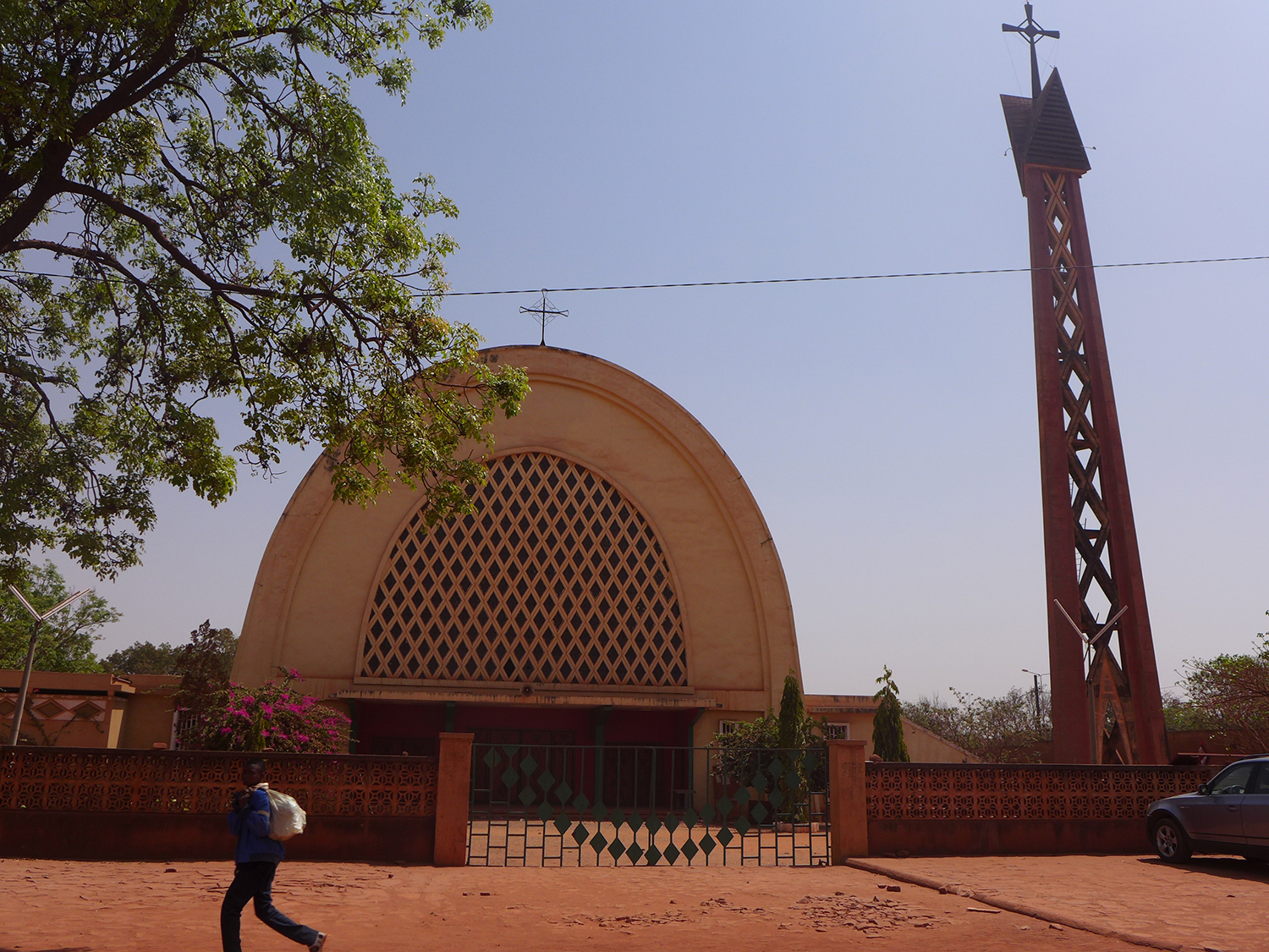 La cathédrale de Bobo-Dioulasso date de la colonisation française. 