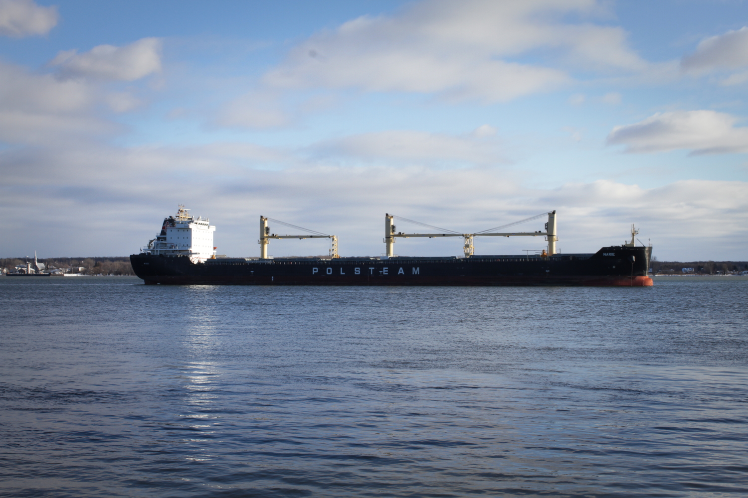 Vue du port de Trois-Rivières sur le Saint-Laurent.