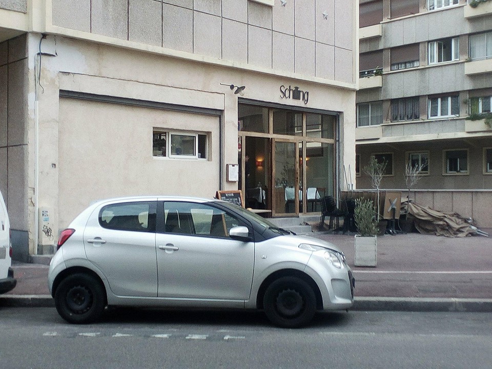 Stationner une voiture à Marseille est de plus en plus compliqué en raison du nombre de places de plus en plus réduites.