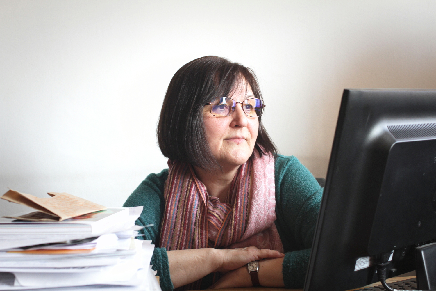 Ileana TAROI à son bureau.